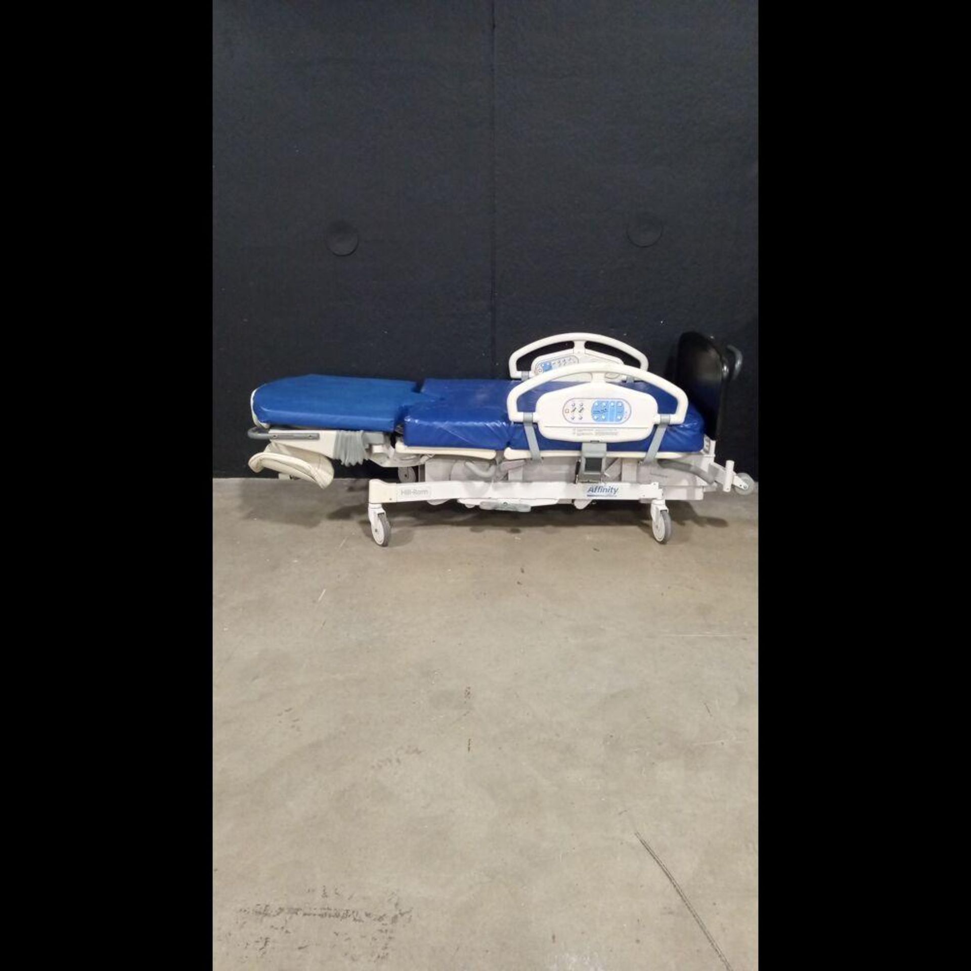 HILL-ROM AFFINITY 3 BIRTHING BED - Image 2 of 3