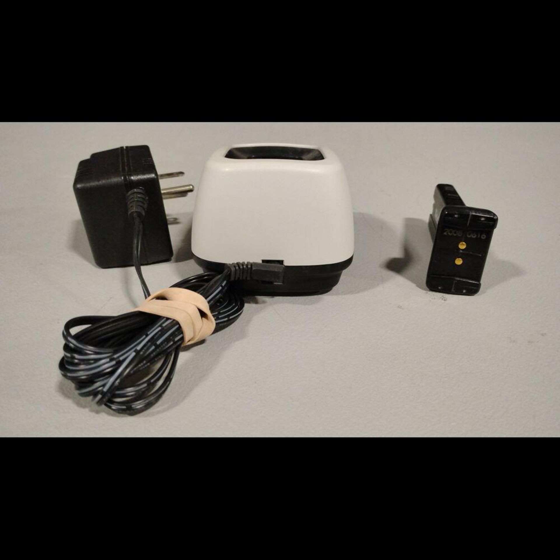WELCH ALLYN 79900 VAGINAL ILLUMINATION WITH 739 SERIES CHARGER - Image 2 of 2