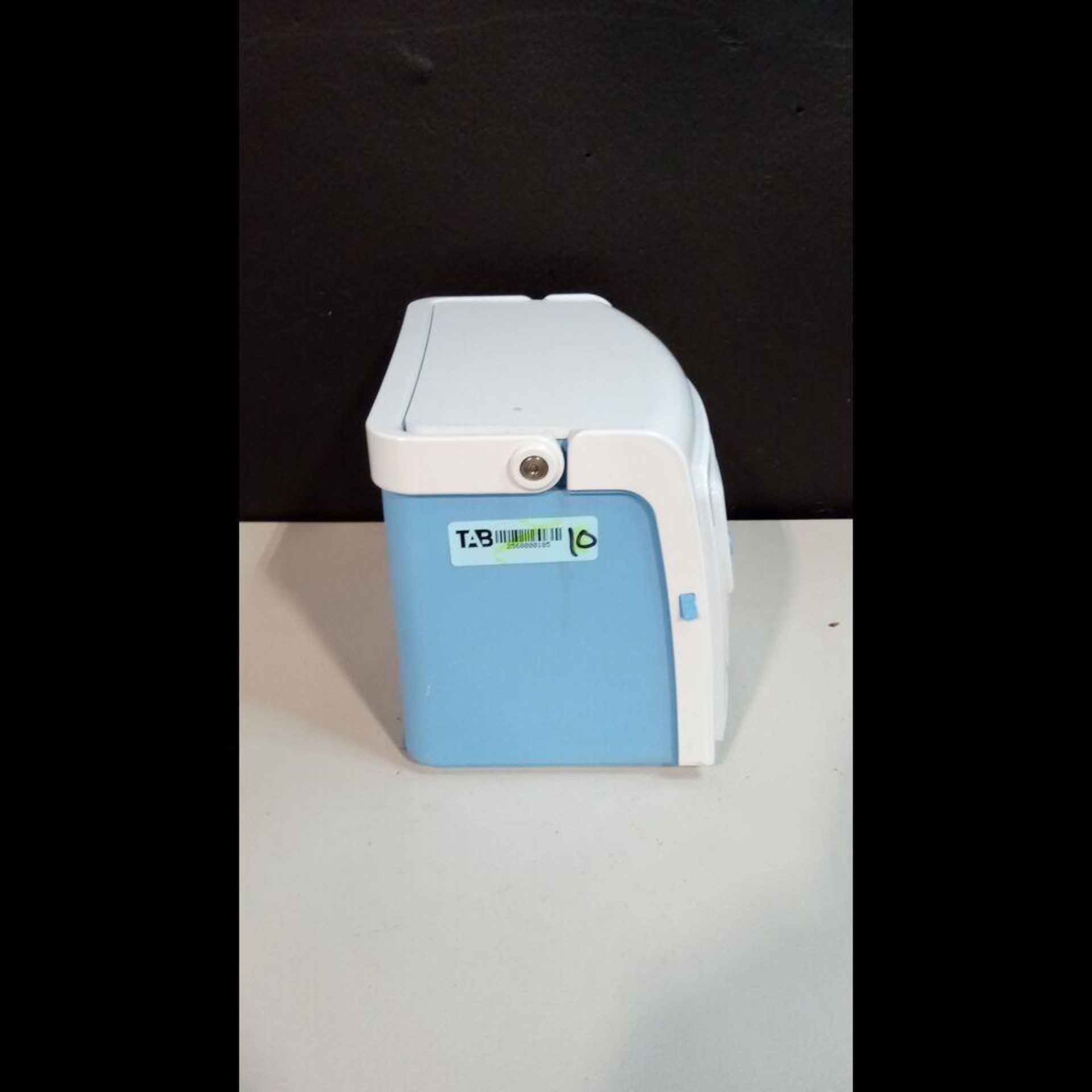 BREATHE TECHNOLOGIES INC. LIFE 2000 BREATHE VENTILATOR WITH COMPRESSOR - Image 4 of 4