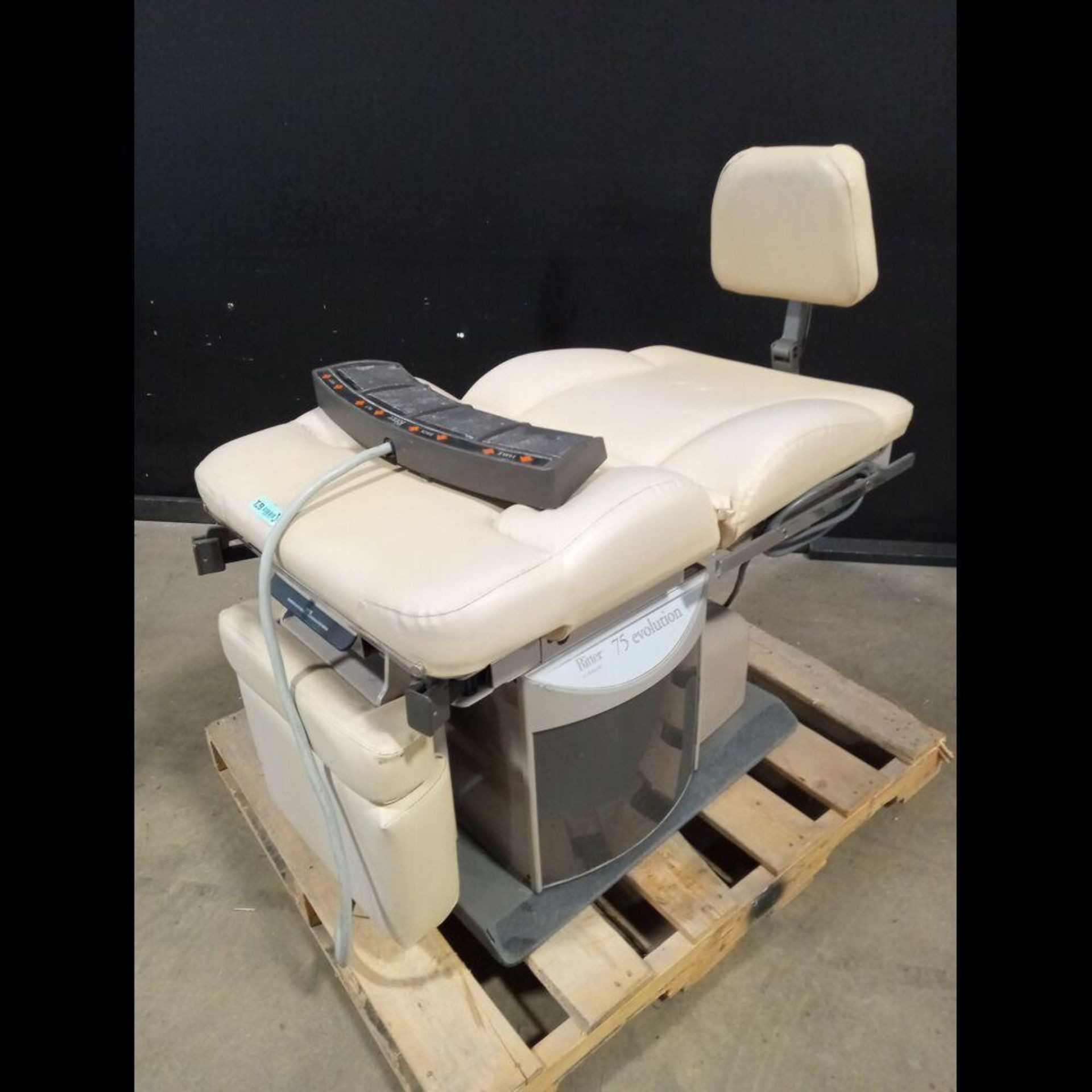RITTER 75 EVOLUTION POWER EXAM TABLE WITH FOOTSWITCH - Image 2 of 4