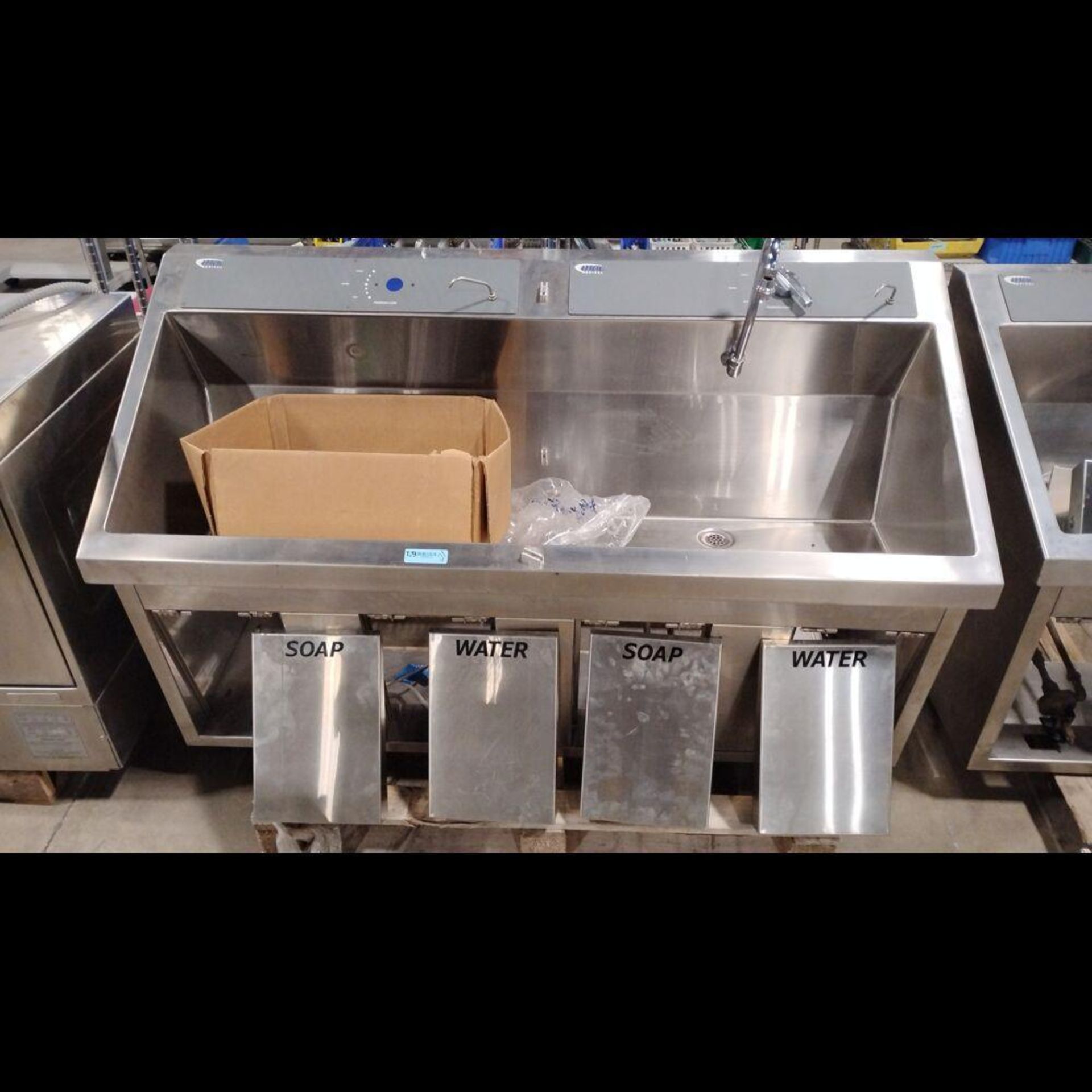MAC MEDICAL SCRUB SINK