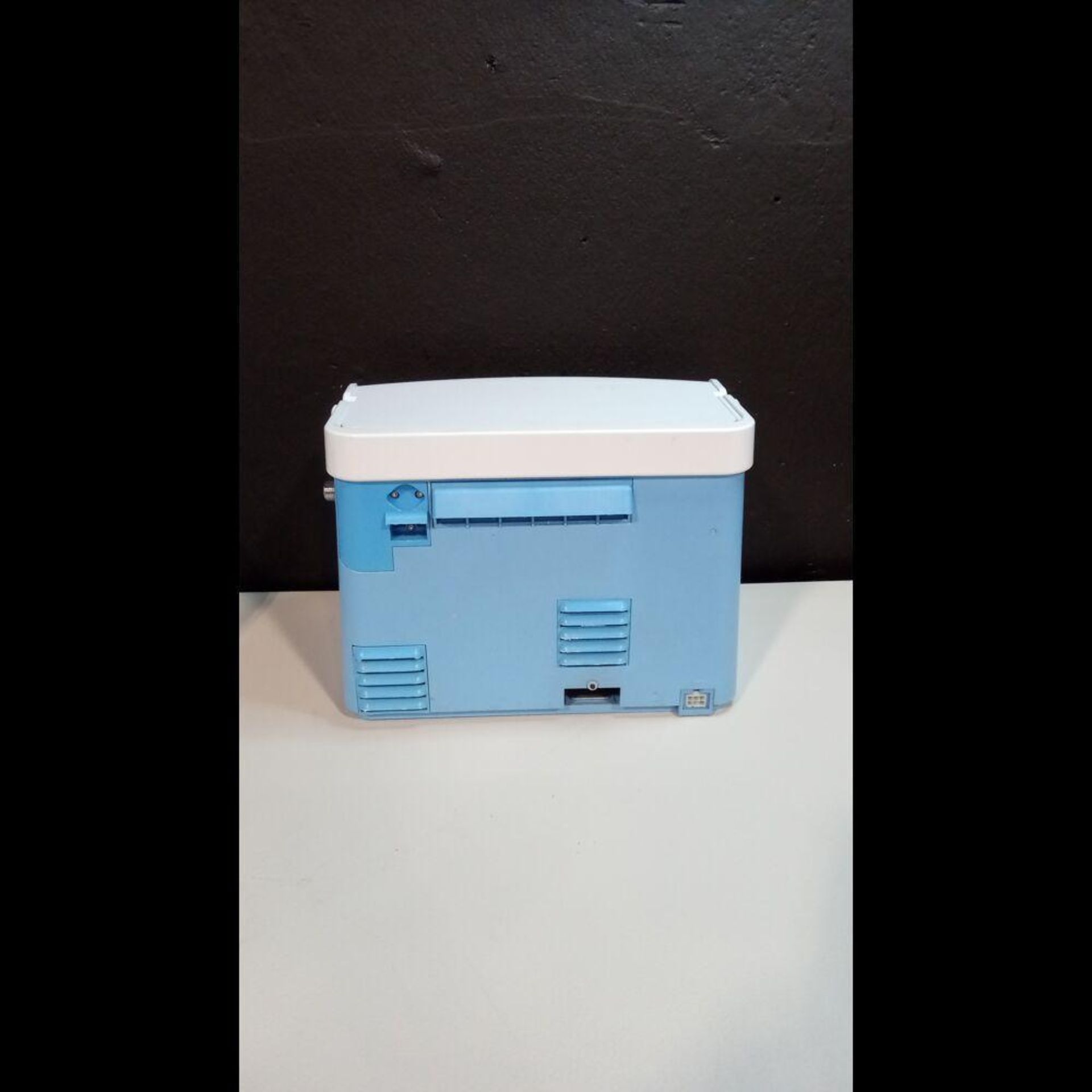 BREATHE TECHNOLOGIES INC. LIFE 2000 BREATHE VENTILATOR WITH COMPRESSOR - Image 3 of 4
