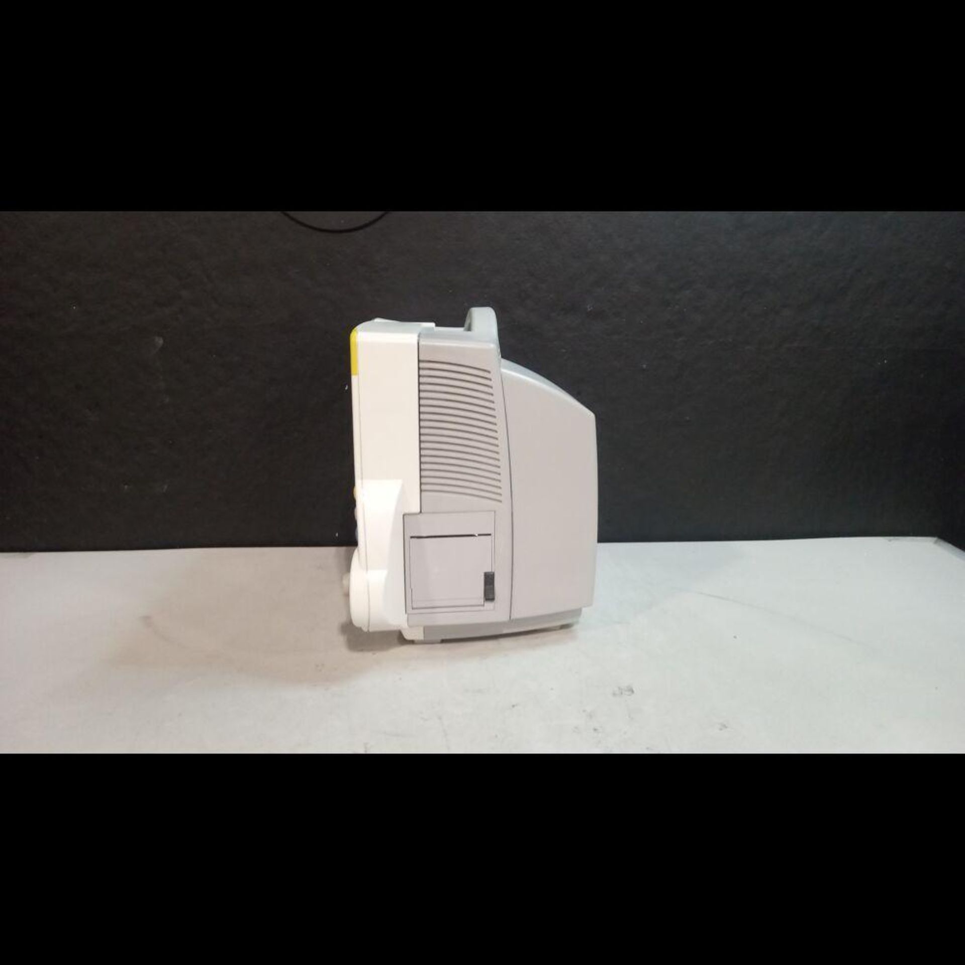 PHILIPS INTELLIVUE MP 30 PATIENT MONITOR - Image 2 of 4