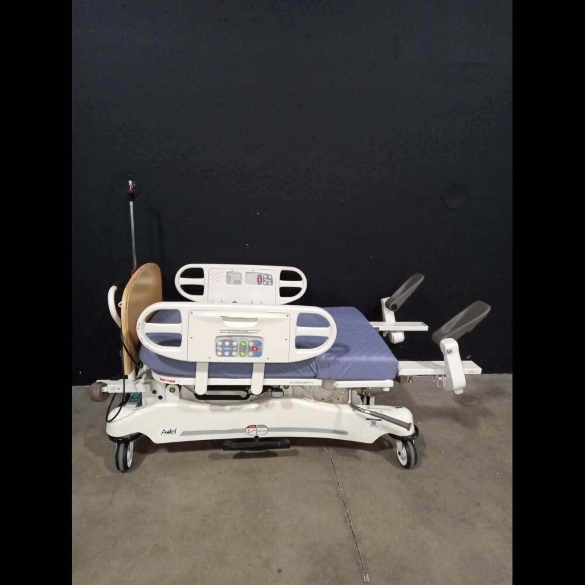 STRYKER ADEL 4700 BIRTHING BED - Image 3 of 4