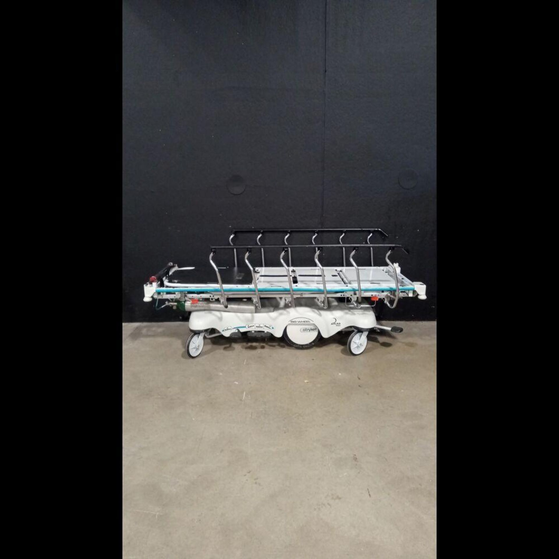STRYKER ATLAS 660 BIG WHEEL STRETCHER - Image 4 of 4