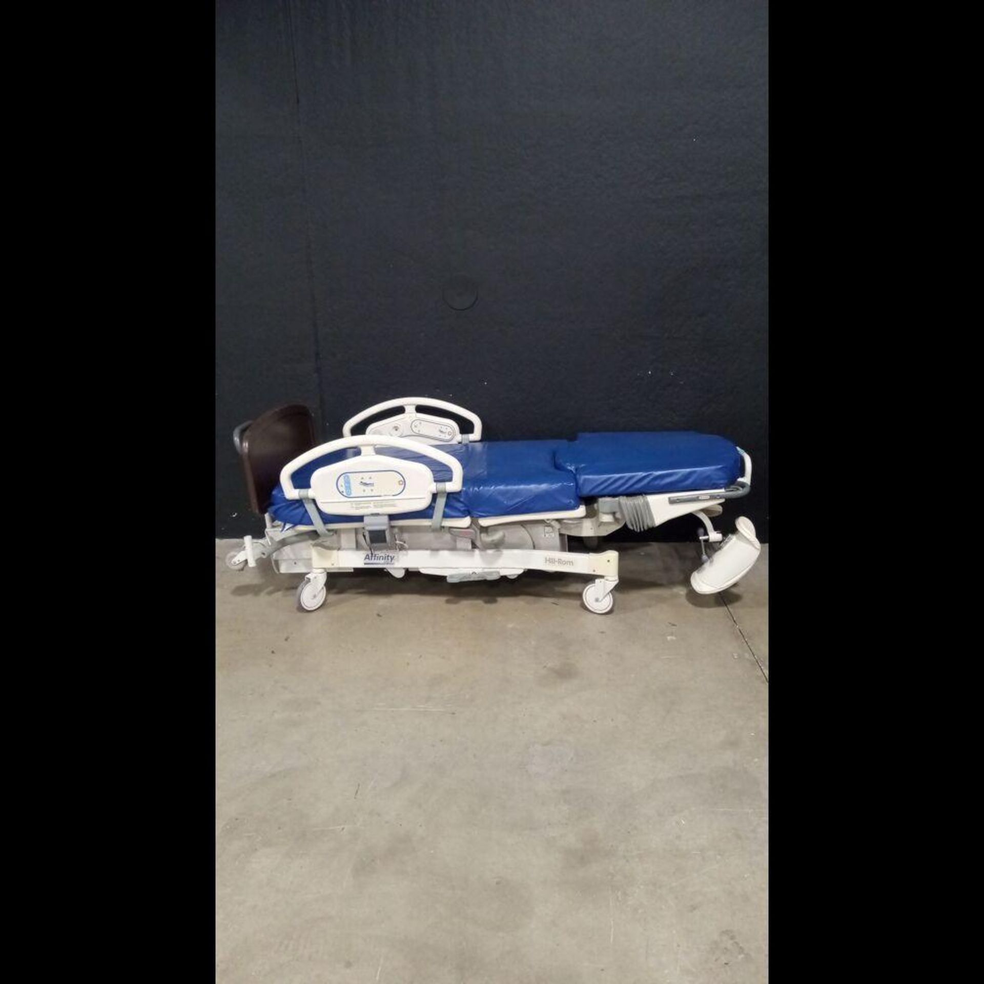 HILL-ROM AFFINITY 3 BIRTHING BED - Image 3 of 3