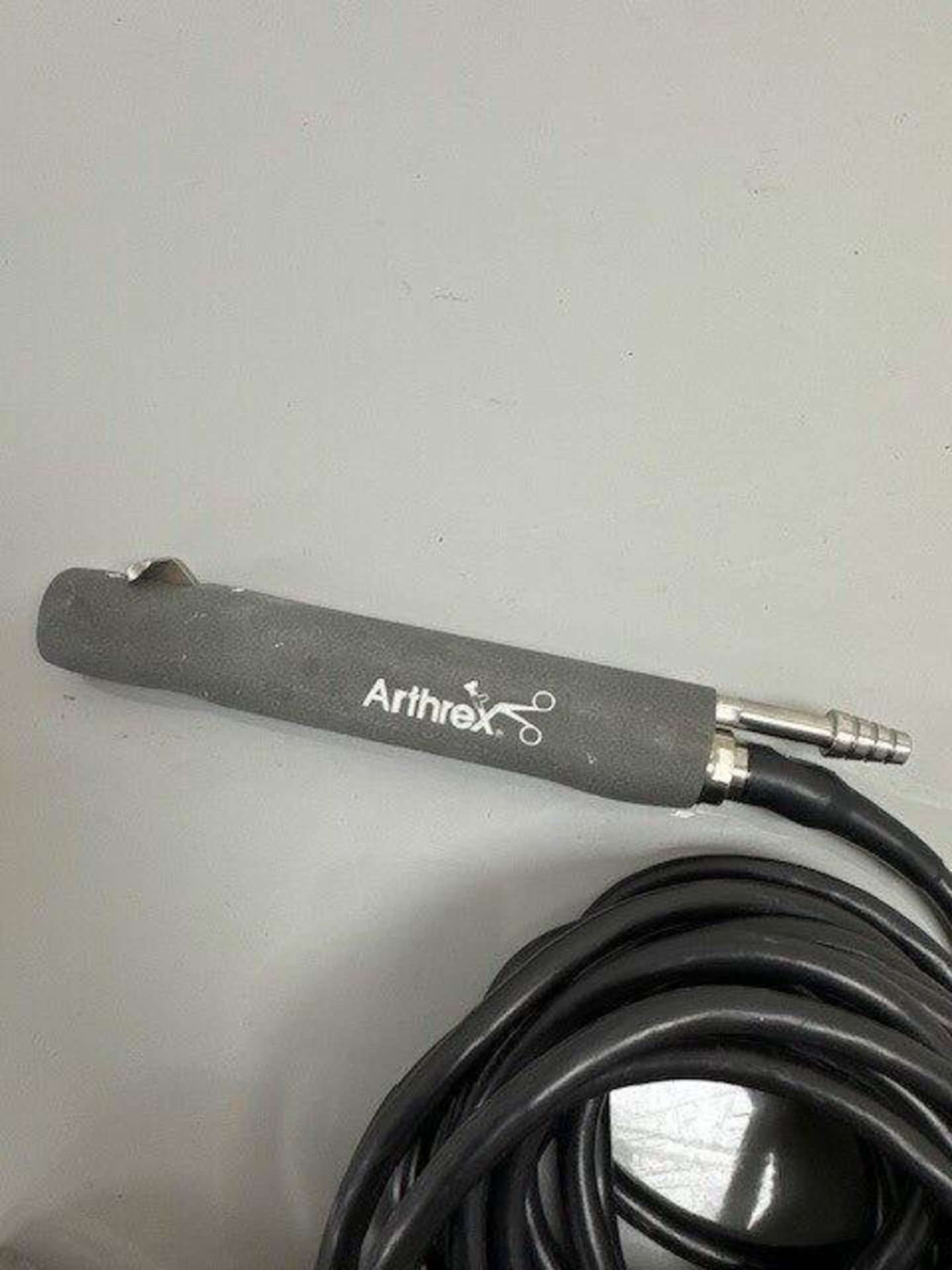 ARTHREX AR-8330SJ ARTHROSCOPIC SMALL JOINT SHAVER HANDPIECE - Image 2 of 3