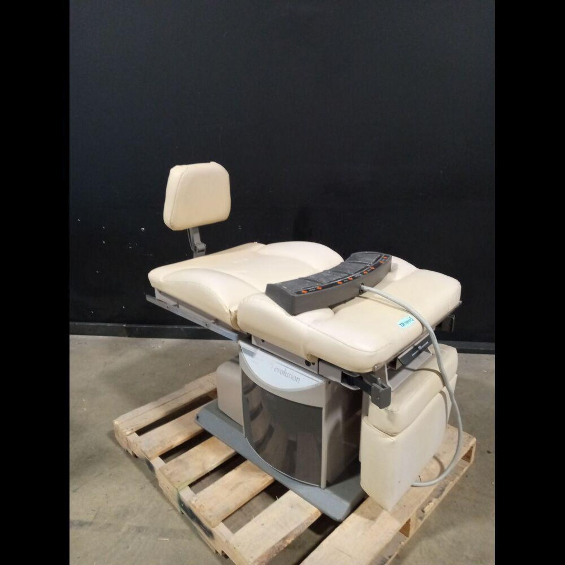 RITTER 75 EVOLUTION POWER EXAM TABLE WITH FOOTSWITCH - Image 3 of 4