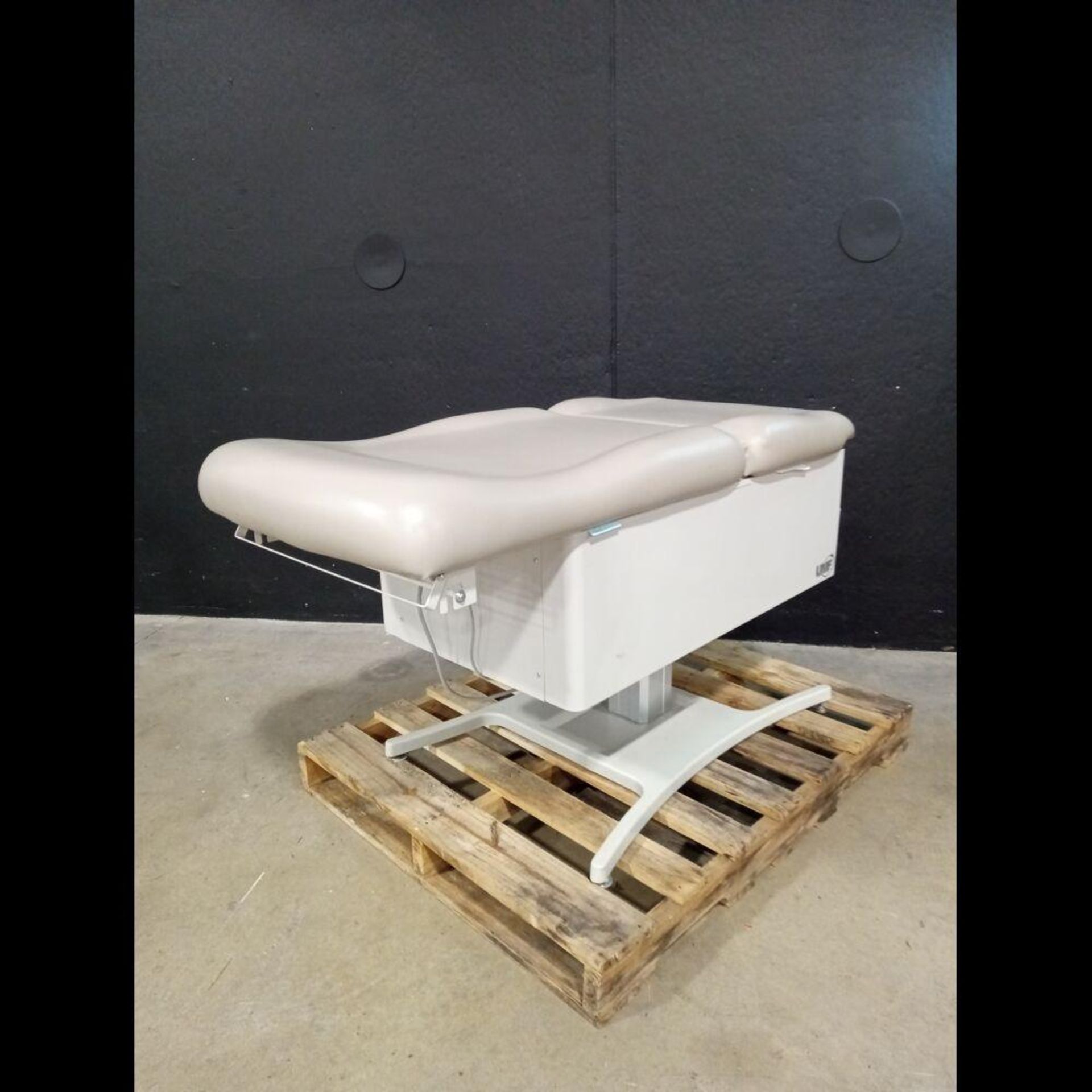 UMF 4070 POWER EXAM TABLE - Image 2 of 4