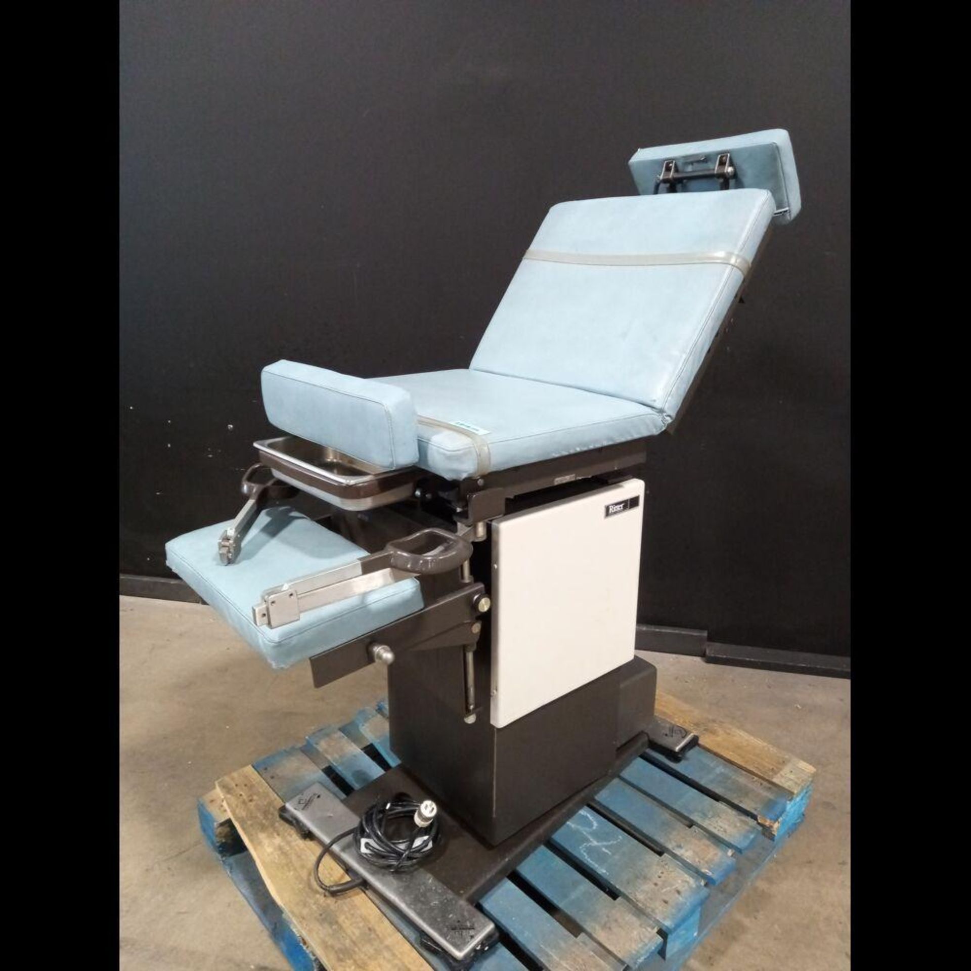 RITTER 8525 EXAM TABLE - Image 2 of 4