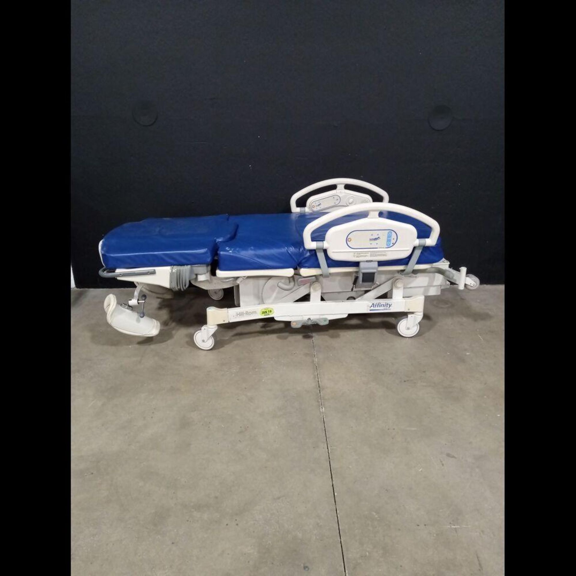 HILL-ROM AFFINITY 3 BIRTHING BED - Image 2 of 4