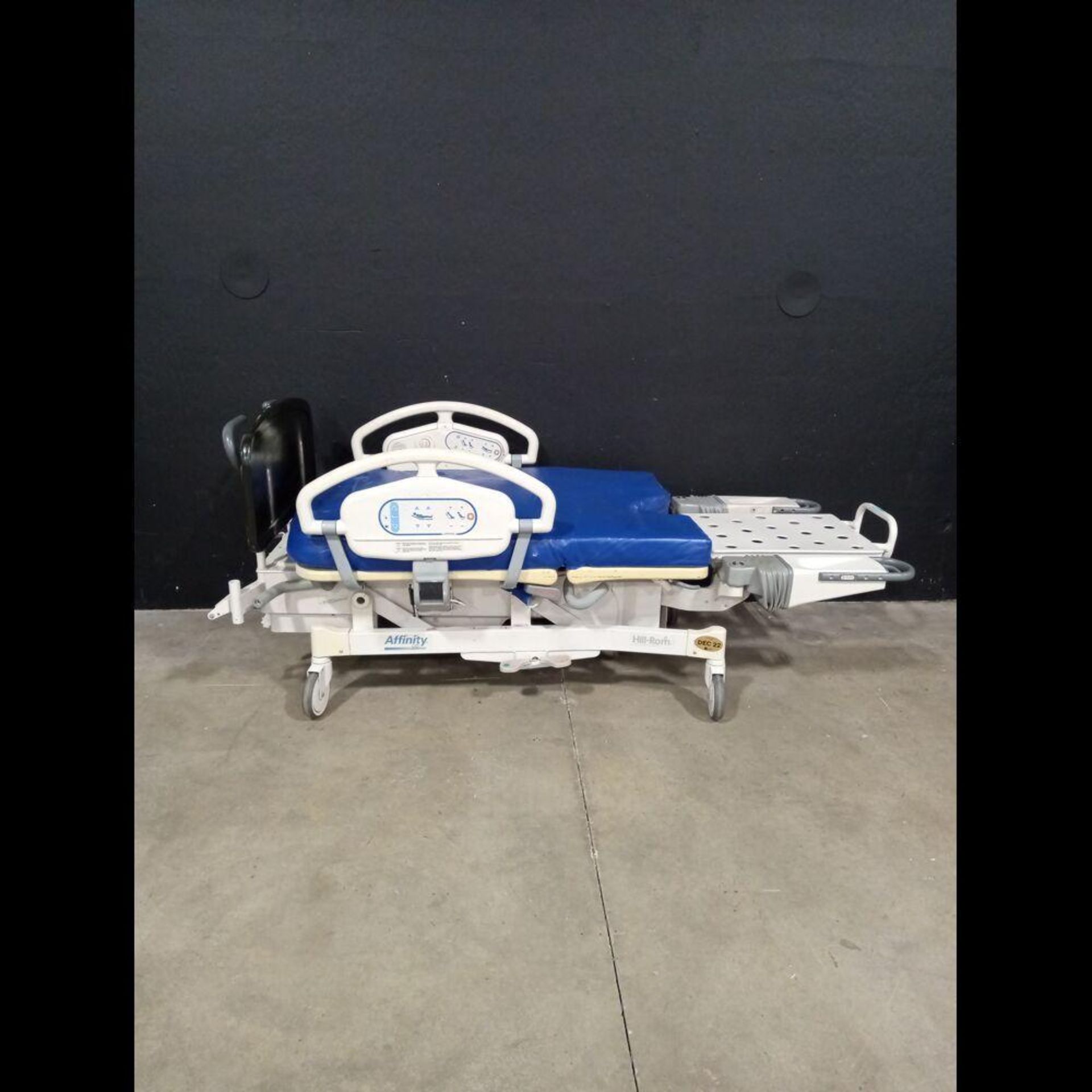 HILL-ROM AFFINITY 3 BIRTHING BED - Image 3 of 4