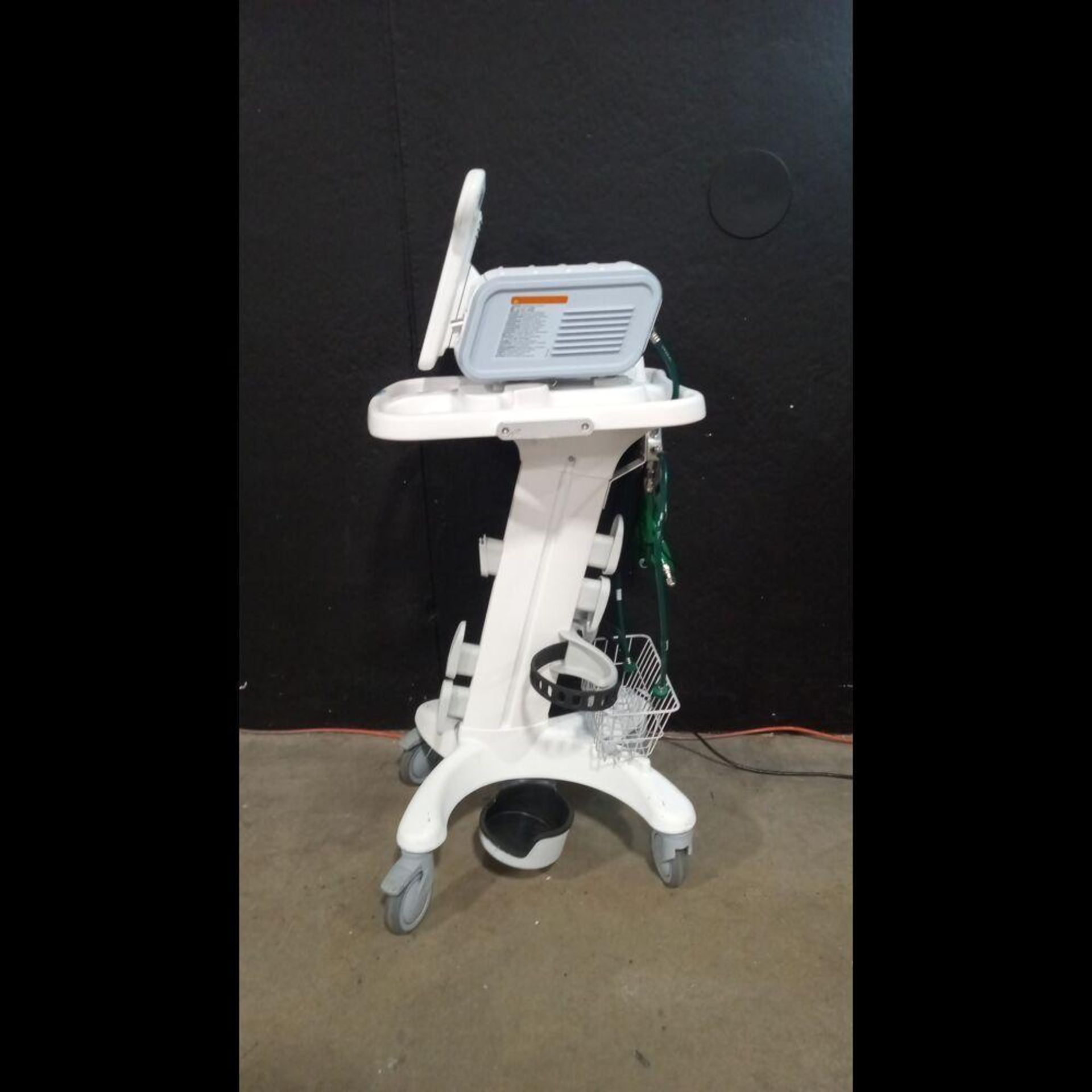 PHILIPS V60 PLUS VENTILATOR - Image 2 of 4