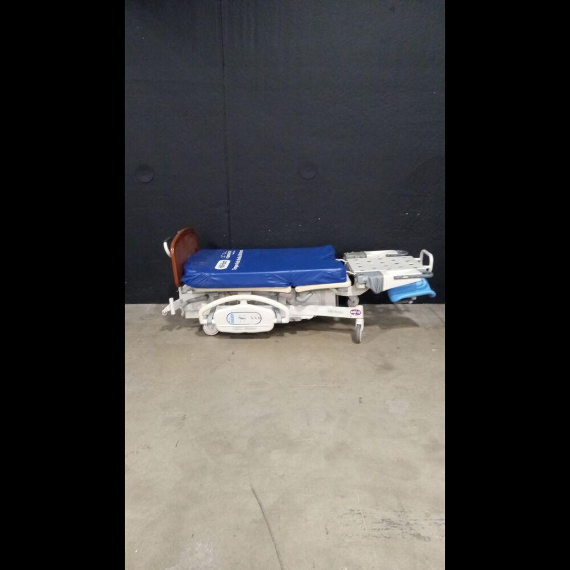 HILL-ROM AFFINITY 3 BIRTHING BED - Image 2 of 4