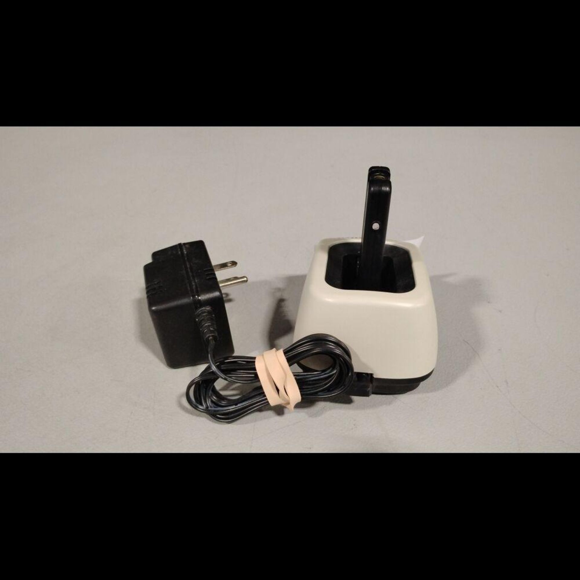 WELCH ALLYN 79900 VAGINAL ILLUMINATION WITH 739 SERIES CHARGER - Image 2 of 2
