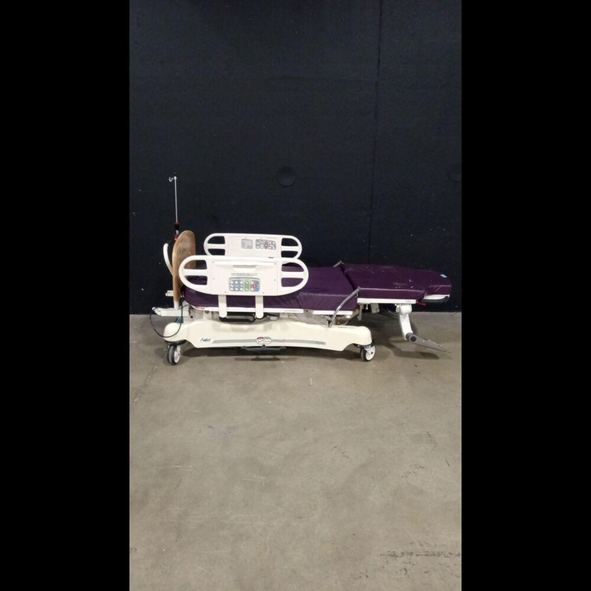 STRYKER ADEL 4700 BIRTHING BED - Image 4 of 4