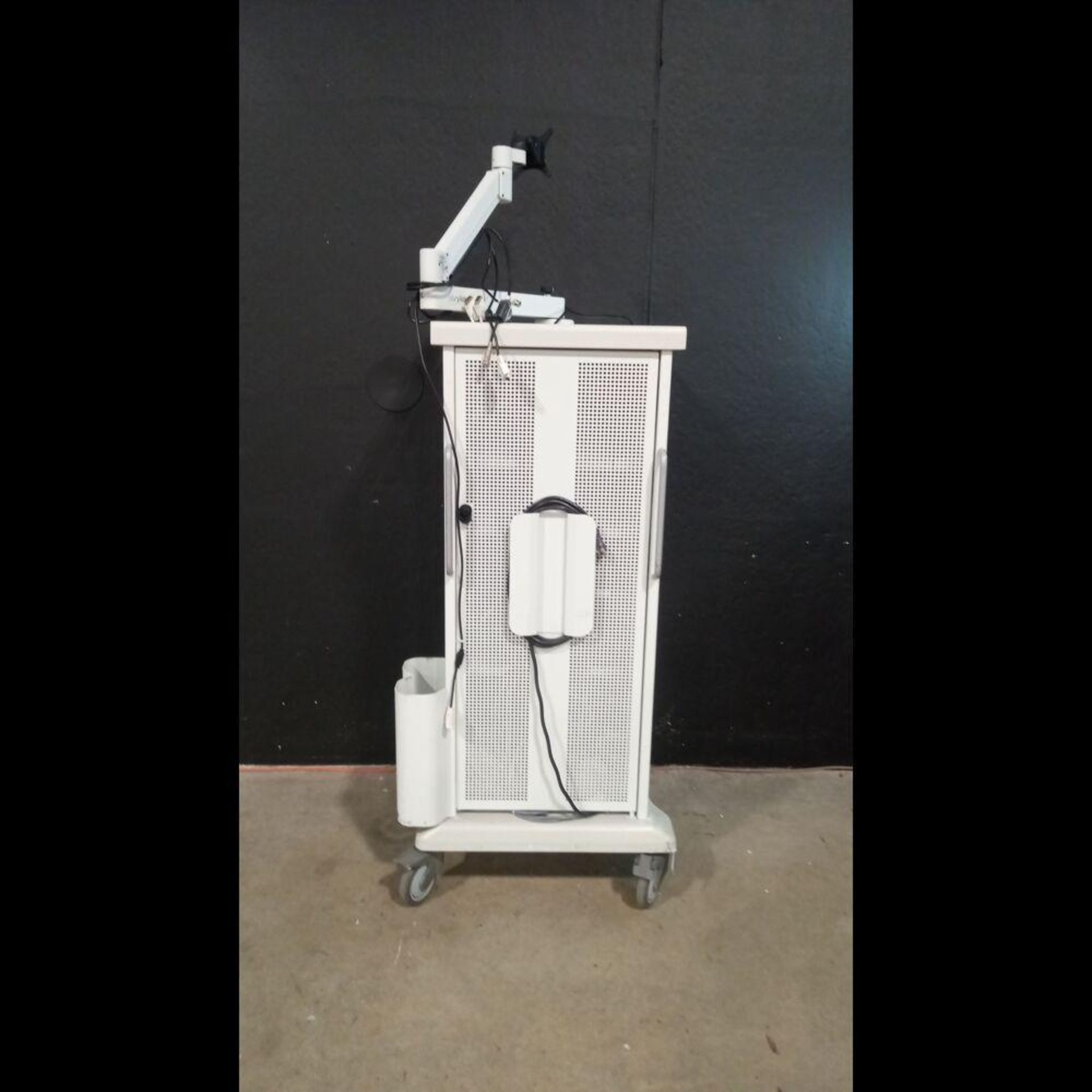 STRYKER ENDOSCOPY CART - Image 3 of 4