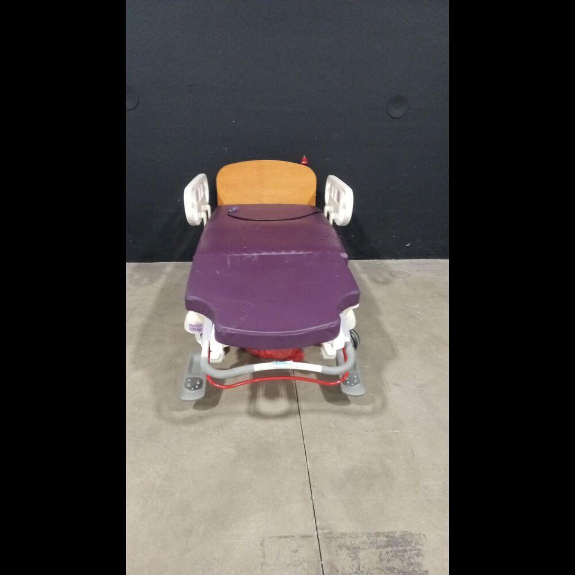 STRYKER LD304 BIRTHING BED