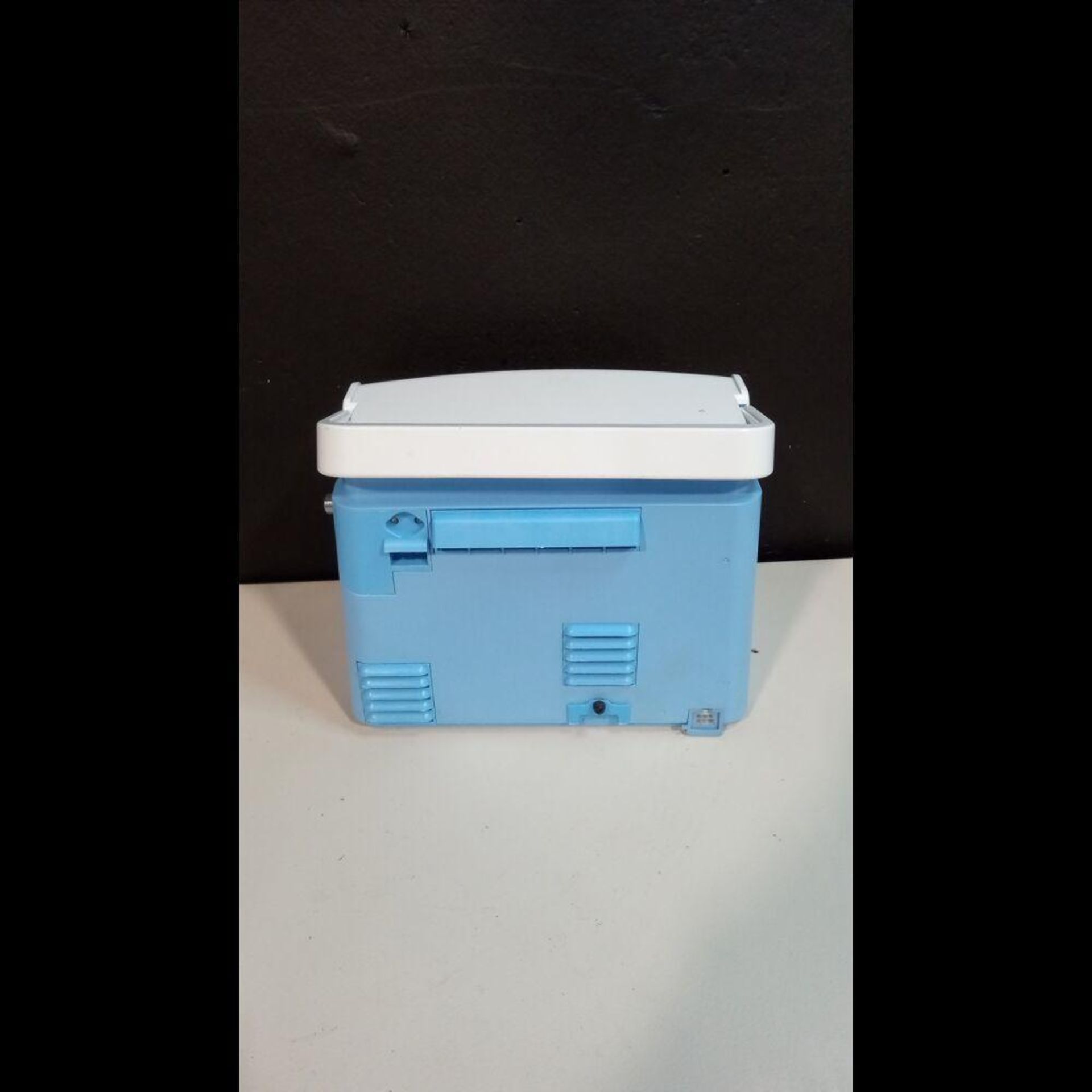 BREATHE TECHNOLOGIES INC. LIFE 2000 BREATHE VENTILATOR WITH COMPRESSOR - Image 3 of 4