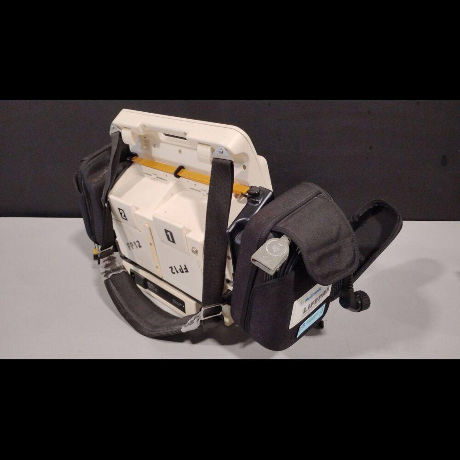 PHYSIO-CONTROL LIFEPAK 12 MONOPHASIC DEFIBRILLATOR WITH PACING, 12 LEAD ECG, ANALYZE, AC POWER ADAPT - Image 3 of 3