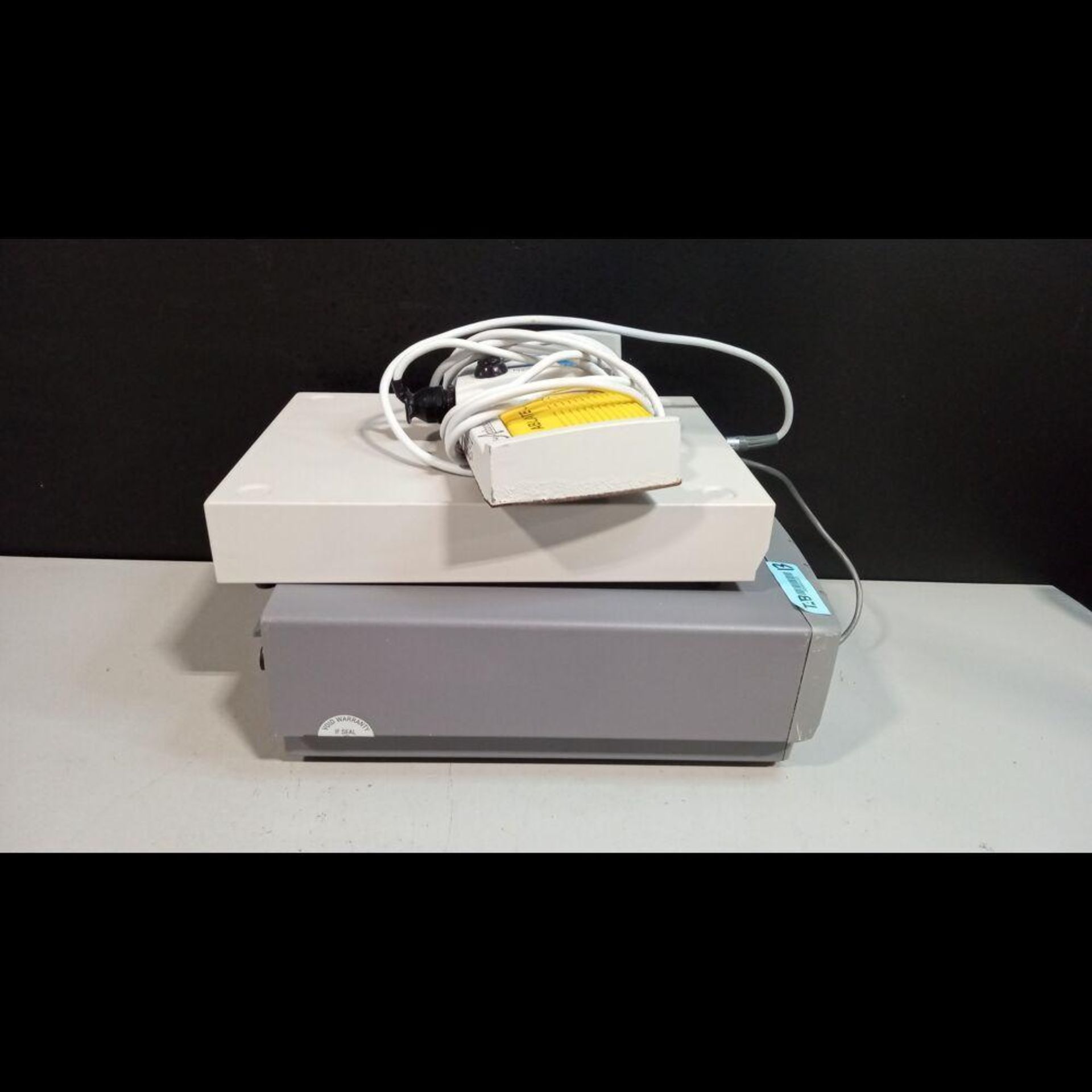 ARTHROCARE ATLAS ESU SYSTEM WITH TIMER & FOOTSWITCH - Image 4 of 4