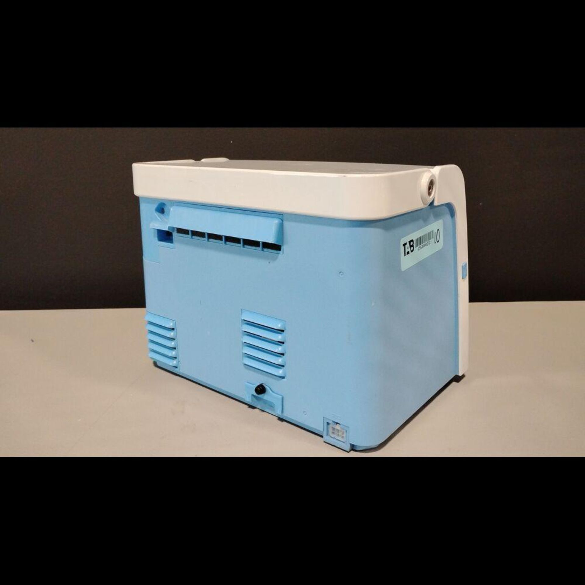 BREATHE TECHNOLOGIES INC. LIFE 2000 BREATHE VENTILATOR WITH COMPRESSOR - Image 3 of 3