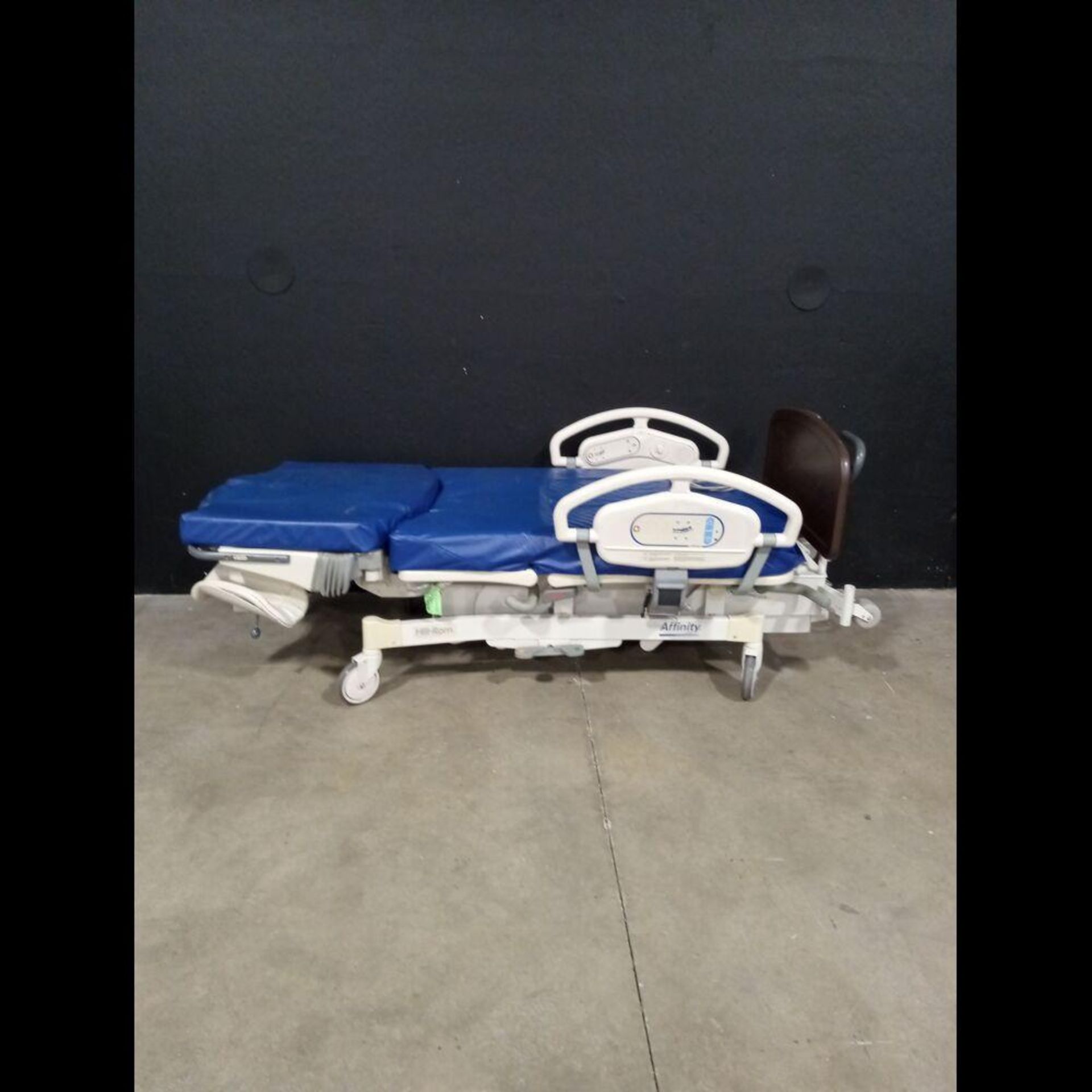 HILL-ROM AFFINITY 3 BIRTHING BED - Image 2 of 4