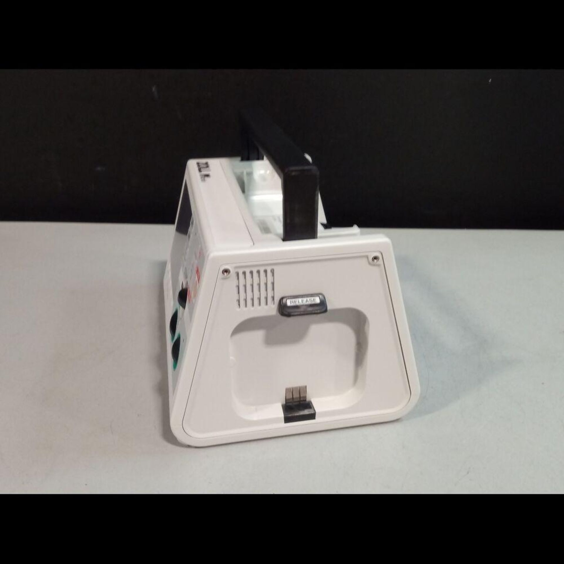 ZOLL M-SERIES MONOPHASIC DEFIBRILLATOR WITH PACING, 3 LEAD ECG - Image 2 of 4
