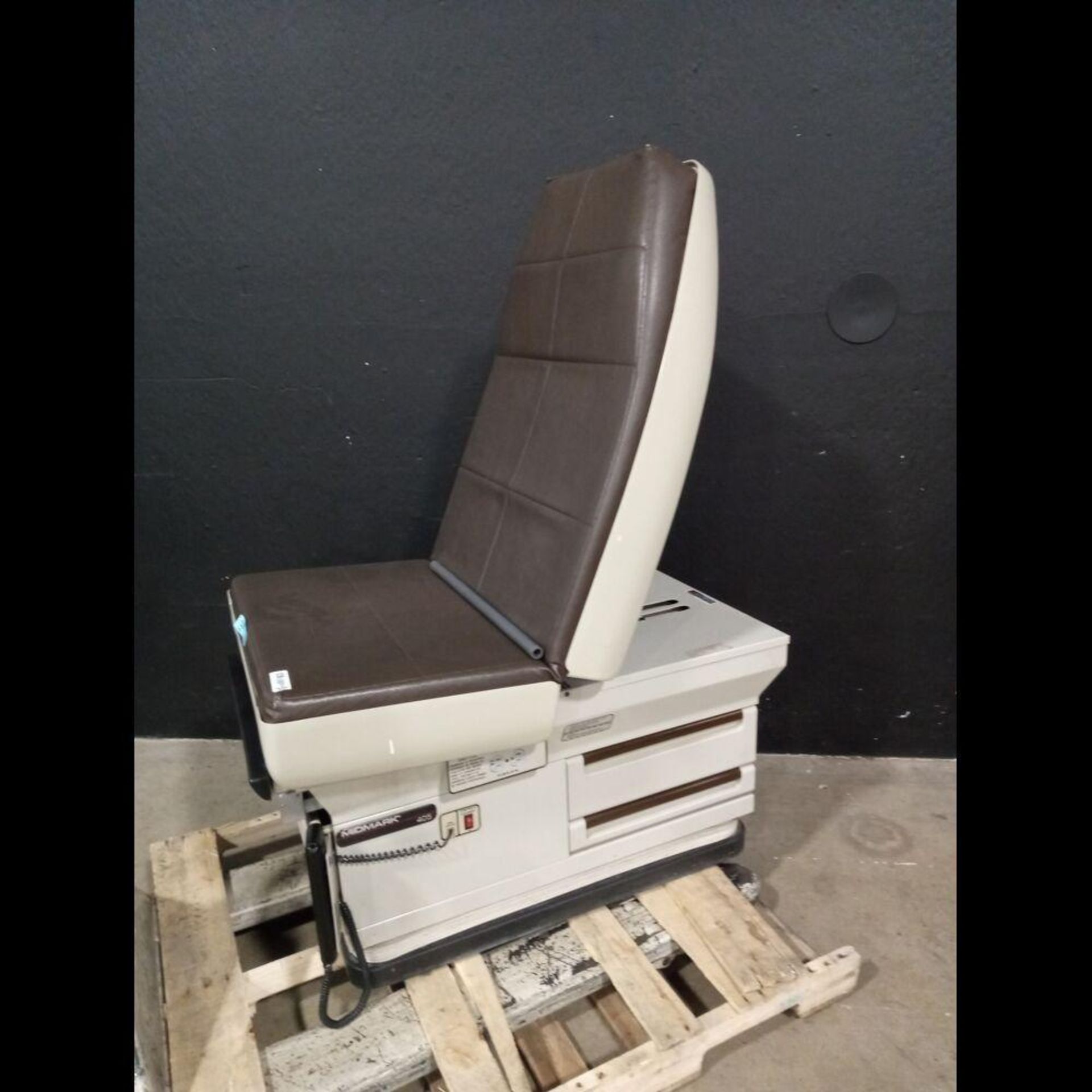RITTER 305 POWER EXAM TABLE WITH FOOTSWITCH - Image 2 of 4