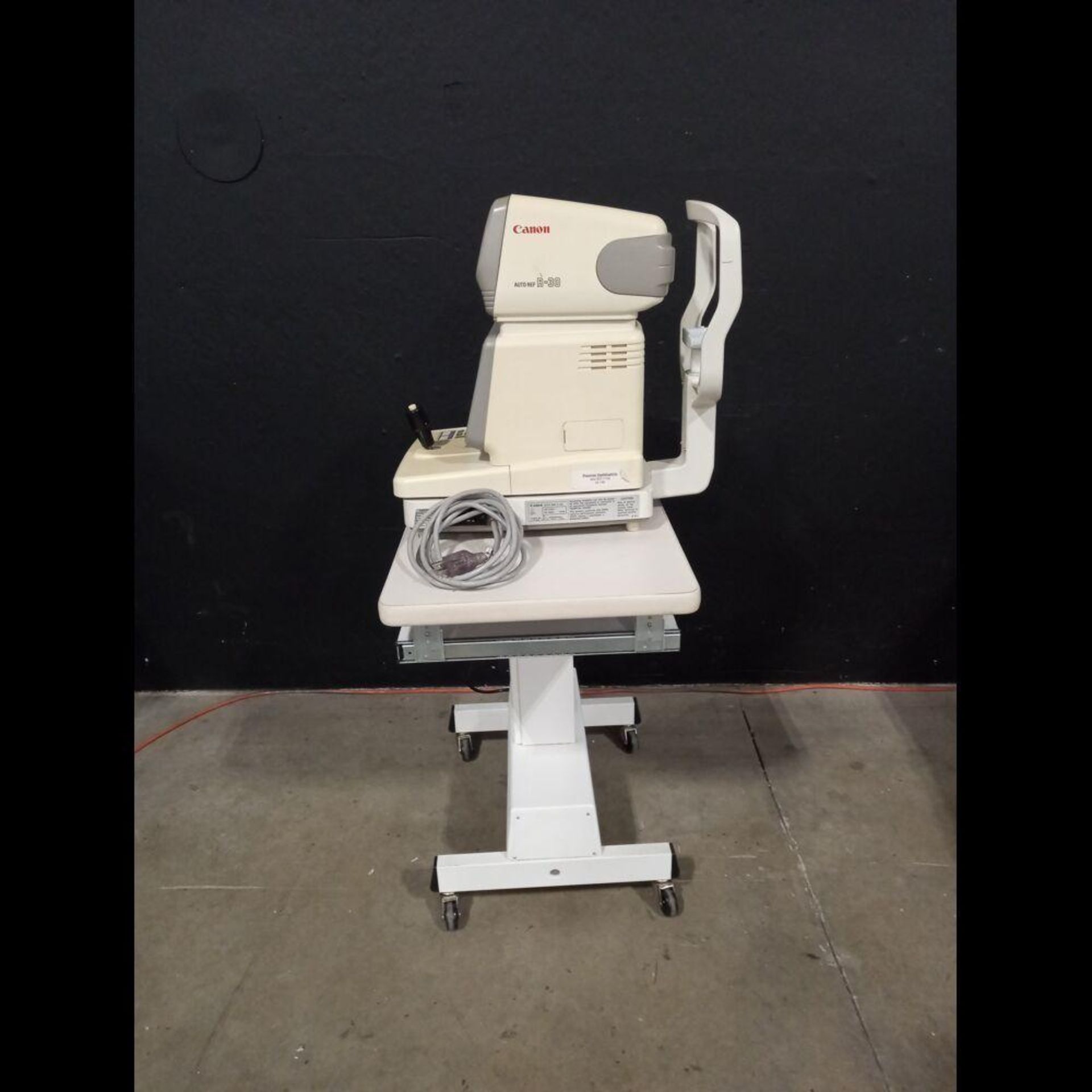 CANON AUTO REF R-30 AUTOMATIC REFRACTOR - Image 2 of 4