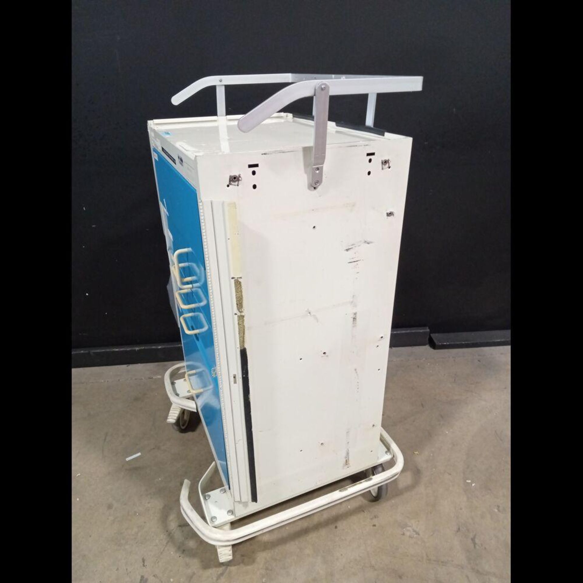 ARMSTRONG A-SMART CRASH CART - Image 2 of 4