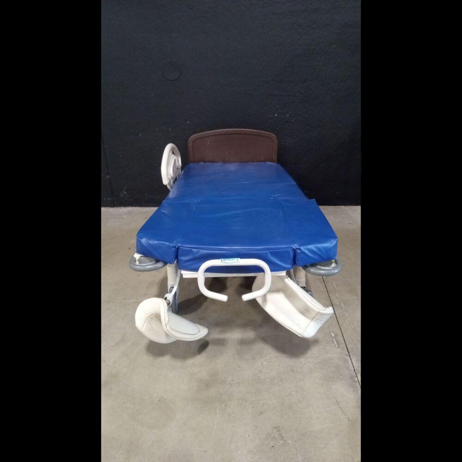 HILL-ROM AFFINITY 3 BIRTHING BED