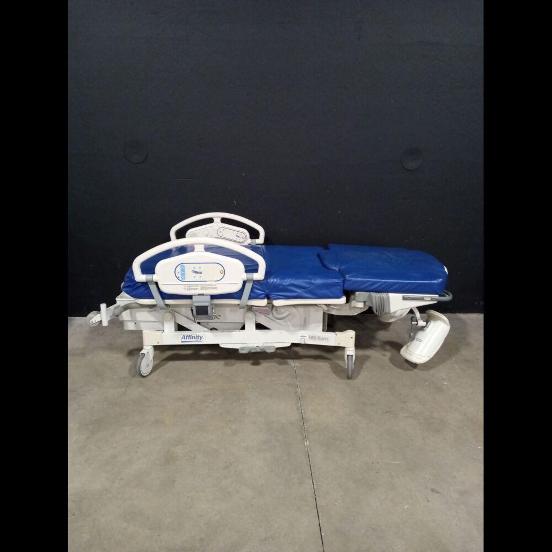 HILL-ROM AFFINITY 3 BIRTHING BED - Image 3 of 4