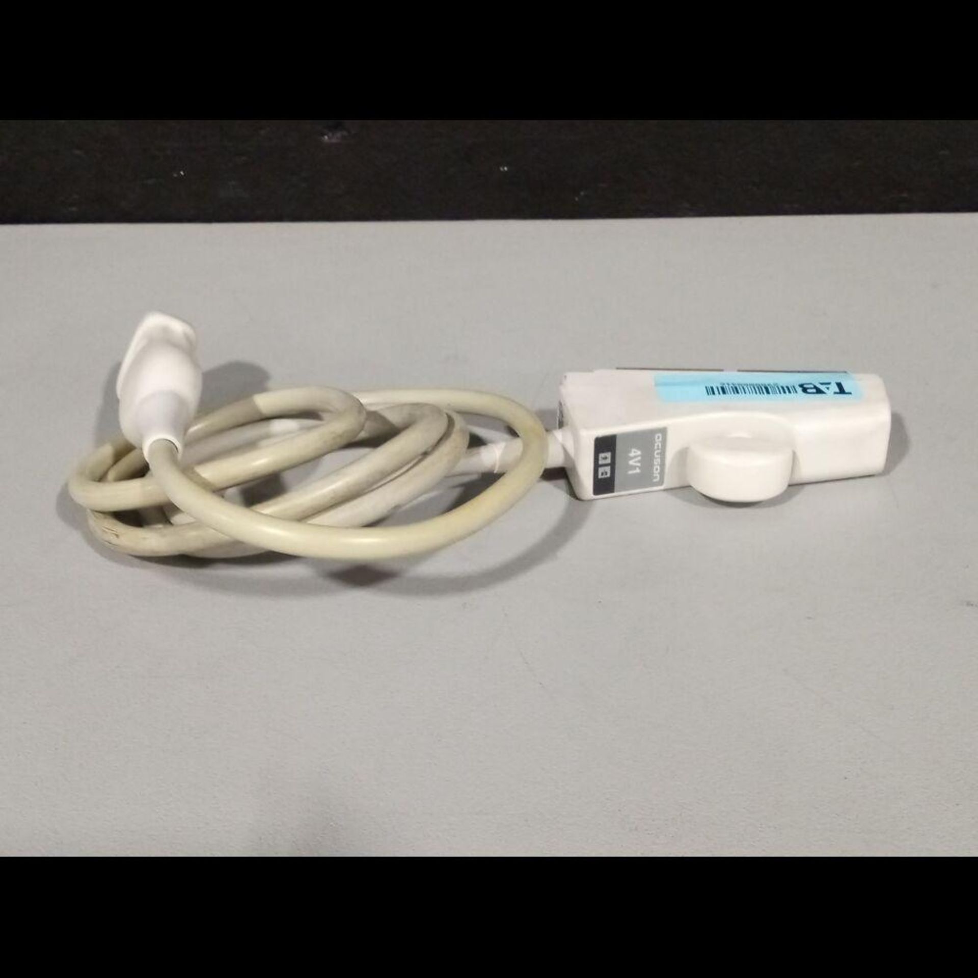 ACUSON 4V1 ULTRASOUND PROBE - Image 2 of 2
