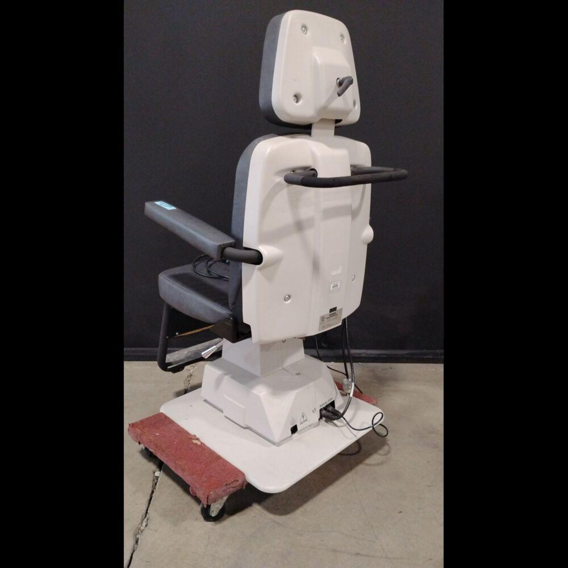 RELIANCE OPTHALMIC 5200L POWER OPTHALMIC CHAIR WITH FOOTSWITCH - Image 2 of 3