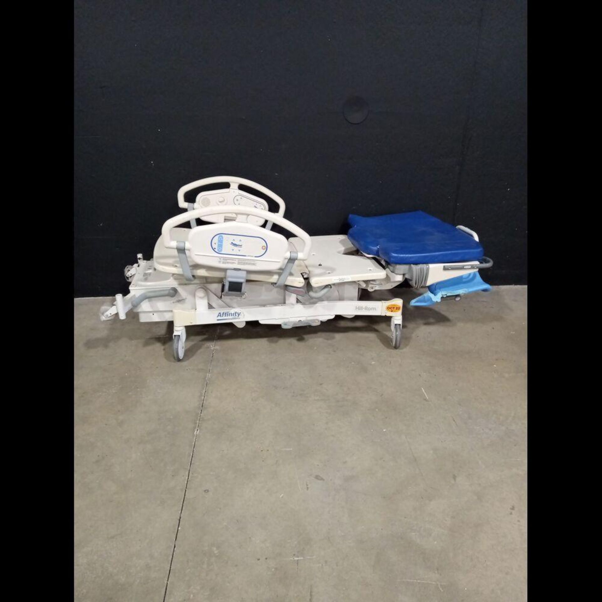 HILL-ROM AFFINITY 3 BIRTHING BED - Image 3 of 4