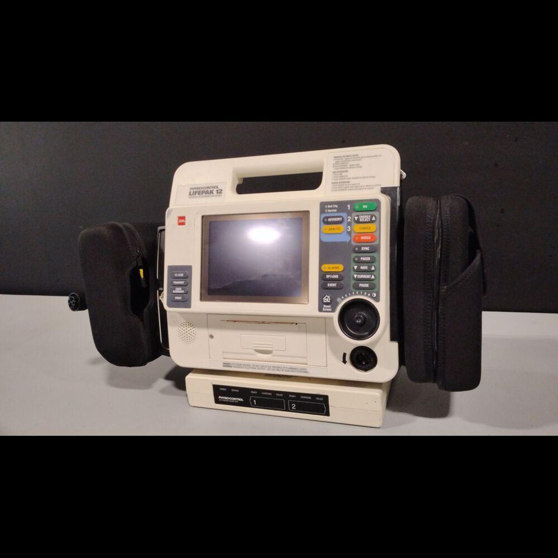 PHYSIO-CONTROL LIFEPAK 12 MONOPHASIC DEFIBRILLATOR WITH PACING, 12 LEAD ECG, ANALYZE, AC POWER ADAPT