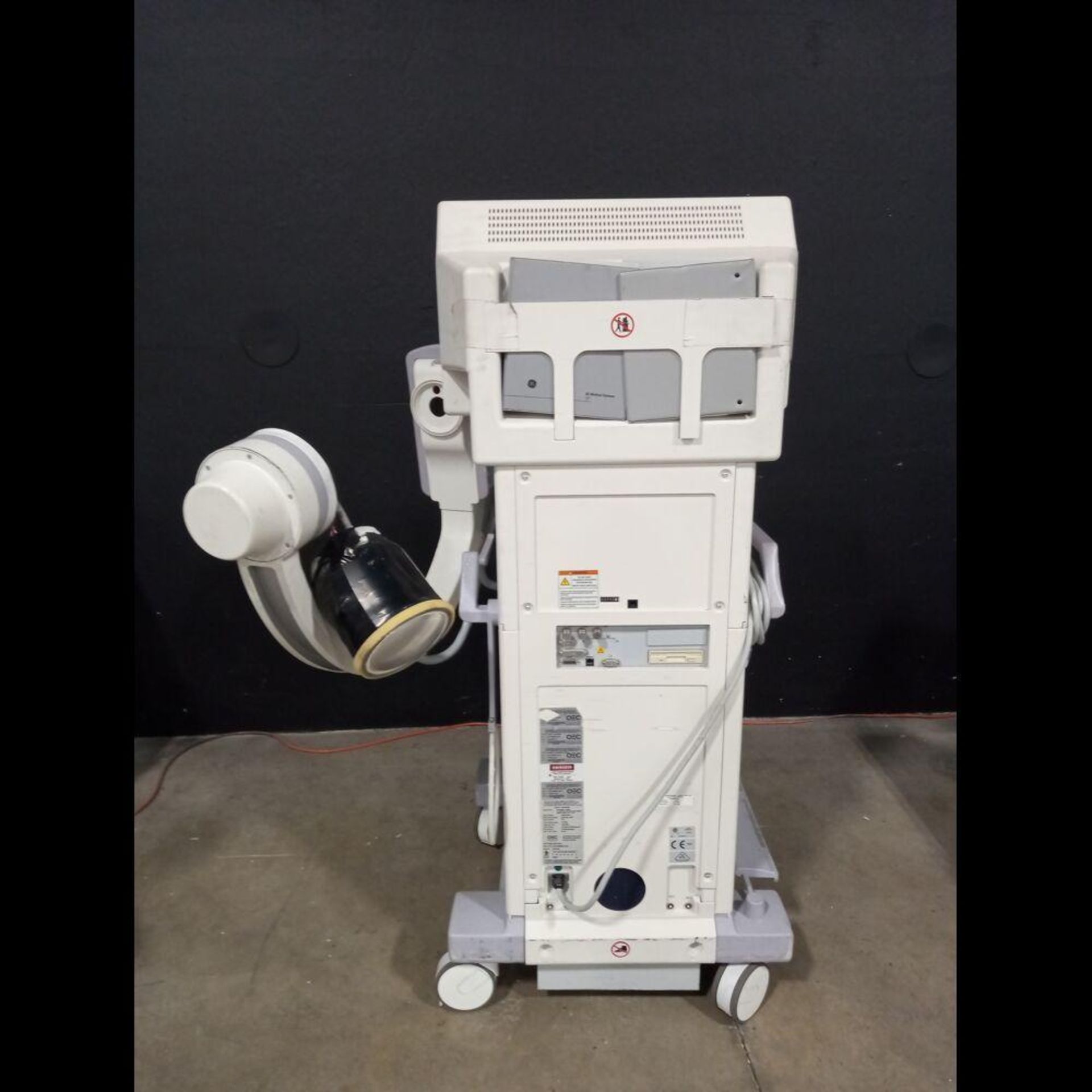 GE OEC HP MINIVIEW MINI C-ARM SYSTEM WITH DUAL MONITORS - Image 3 of 4