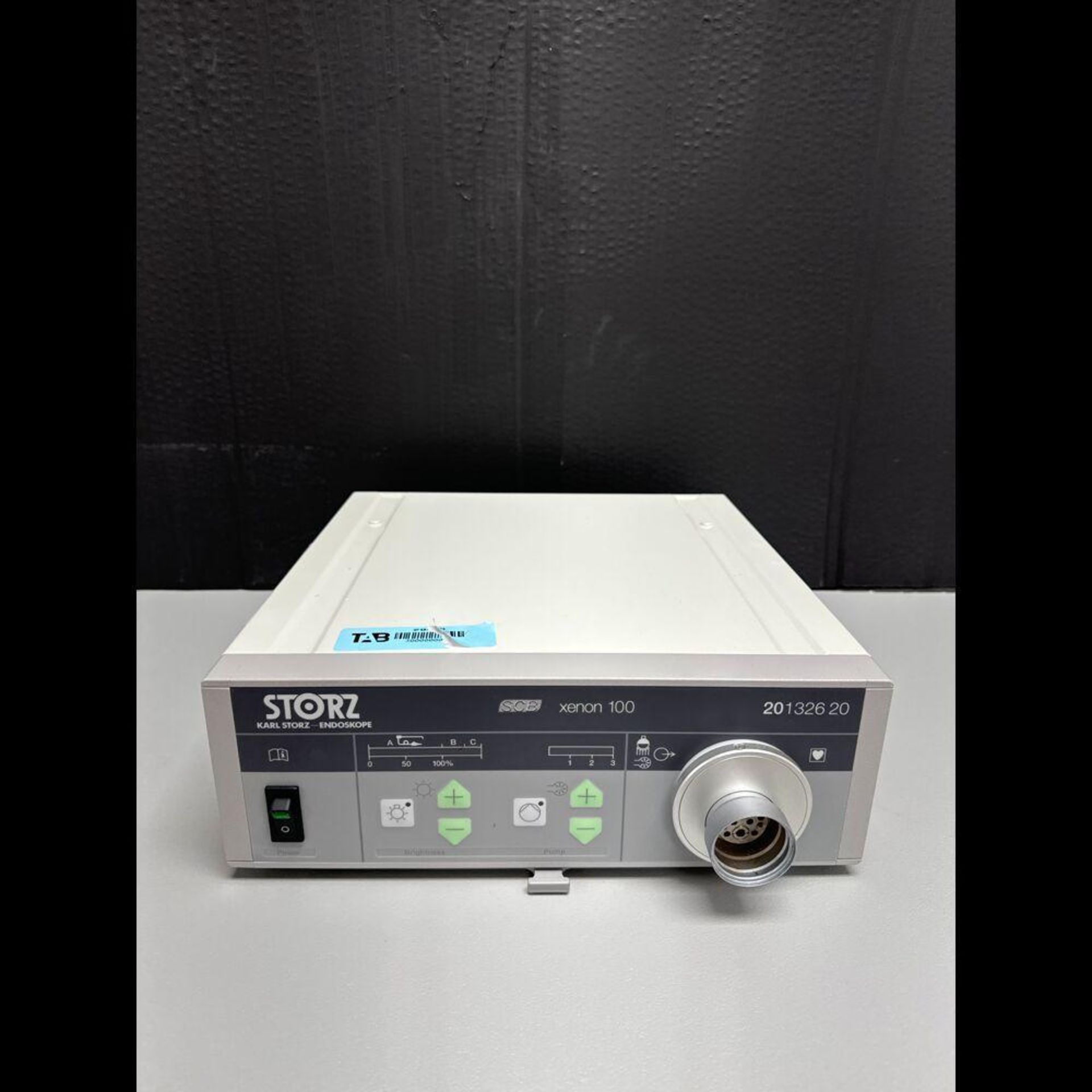 KARL STORZ 20132620 SCB XENON 100 LIGHT SOURCE