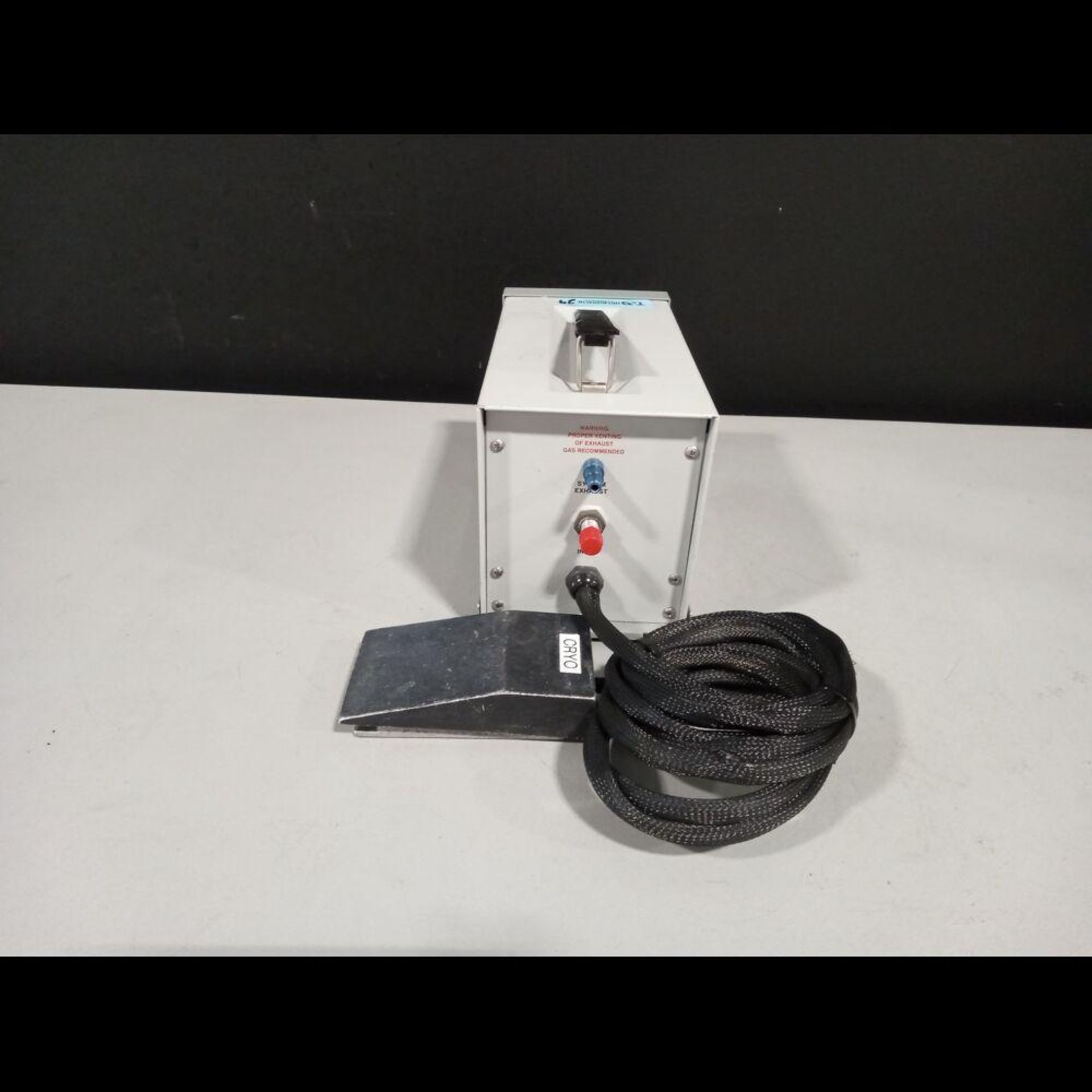 MIRA CRYO CR4000 OPTHALMIC CRYOSURGICAL UNIT - Image 4 of 4