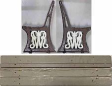 Great Western Railway (GWR) PLATFORM BENCH SEAT with the cast-iron ends featuring the early script