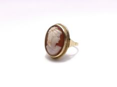 Ring mit Gemme