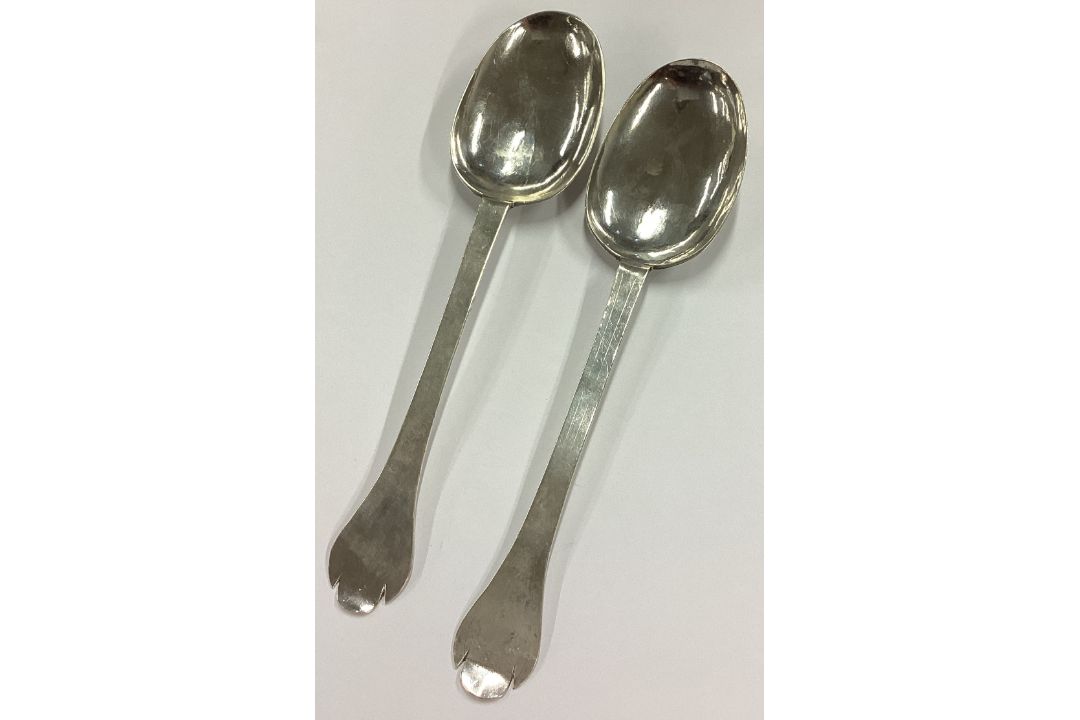 EXETER: An oversized pair of 17th Century silver trefid spoons. - Image 1 of 4