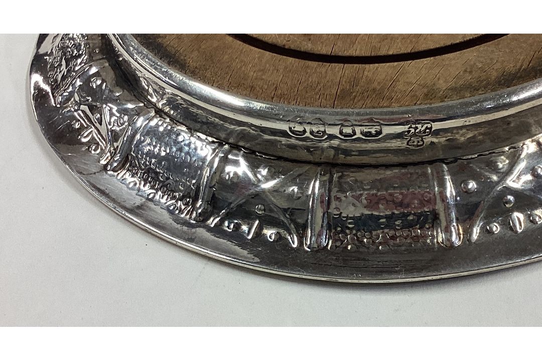 A silver teapot stand. - Image 2 of 2