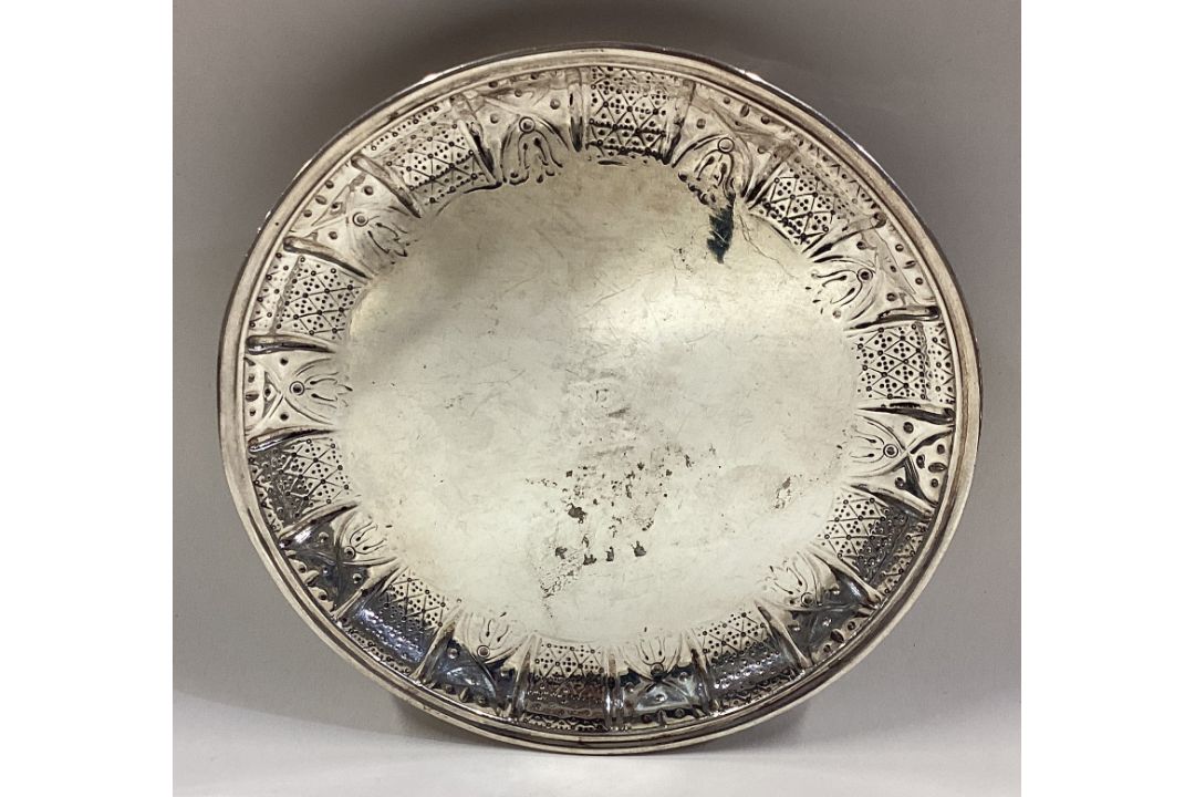 A silver teapot stand. - Image 1 of 2