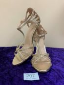 Designer Shoes Gold Size 40 Code 207