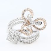 IGI cCertified 18 K / 750 Yellow Gold Designer Diamond Ring