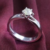 14 K / 585 White Gold Solitaire Diamond Ring