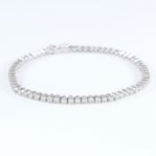 IGI Certified 14 K / 585 White Gold Tennis Bracelet with Diamonds