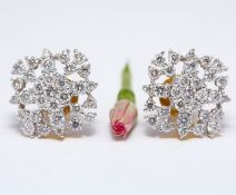 IGI Certified 18 K / 750 Yellow Gold Diamond Earring Studs